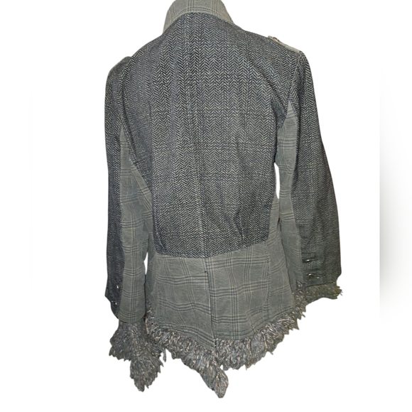 Tricot Chic Italy Gorgeous Jacket - Picture 3 of 16